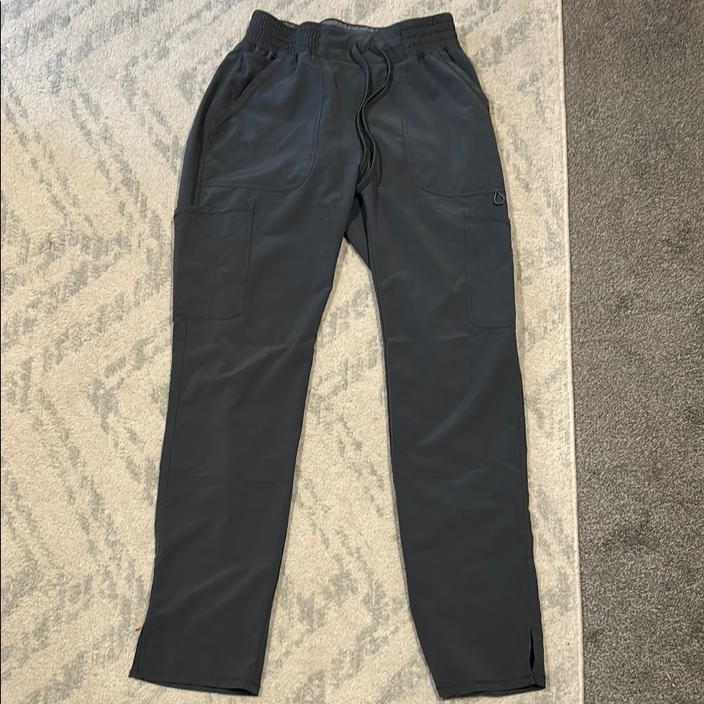 Women’s grey scrub pants